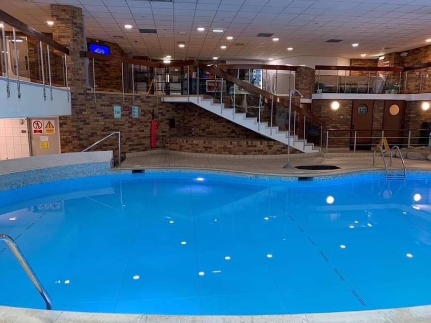 Grand Hotel Pool Image